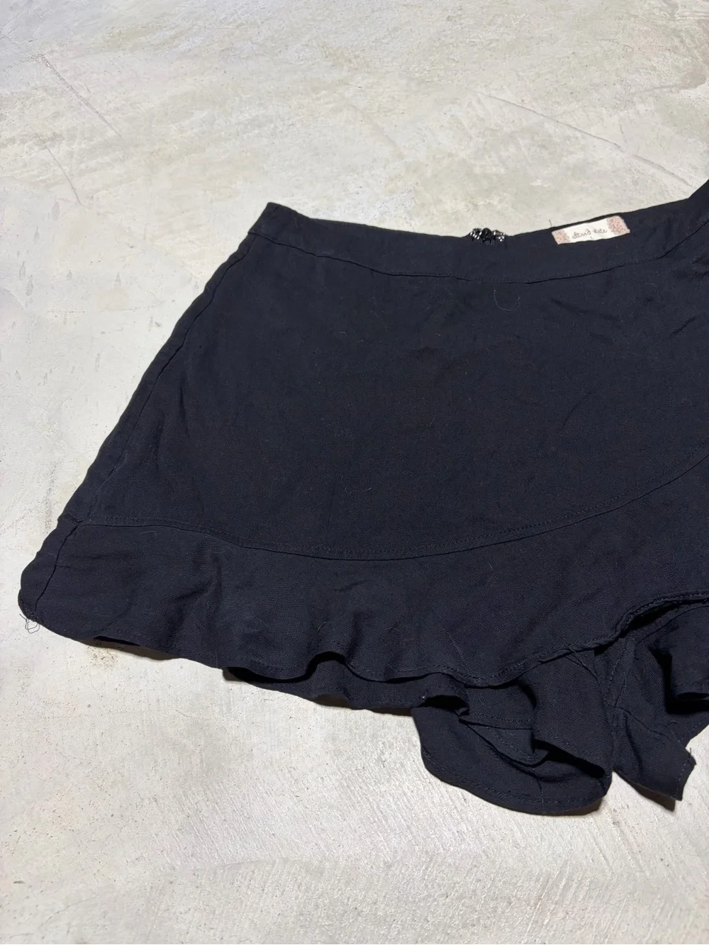 Altar’d state NWT Black Ruffled Skort large MSRP$60